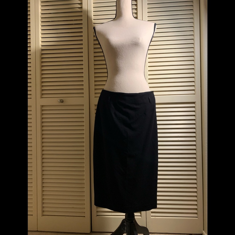 Amanda & Chelsea Black Lined Pencil Skirt Size 2